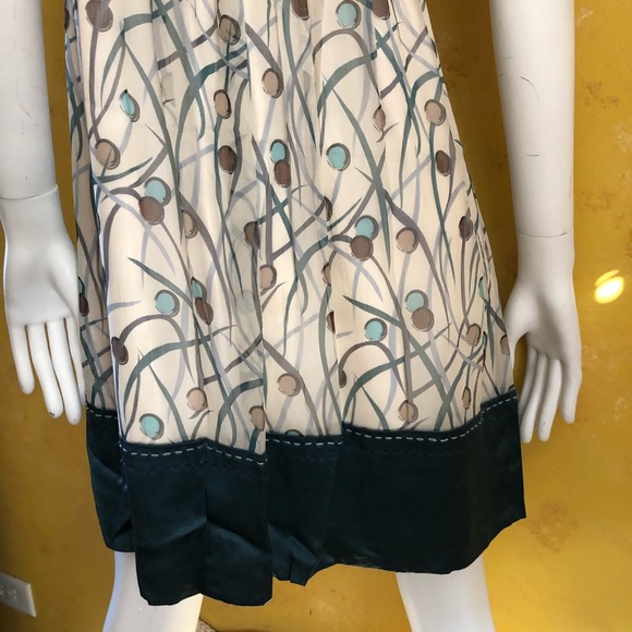 BCBGmaxazria Silk Dress 👗 with a 🎀 - Picture 6 of 13